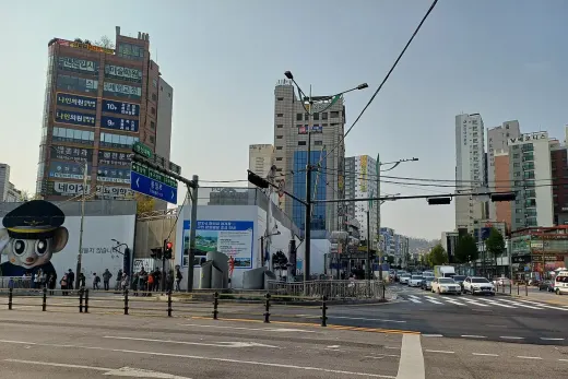 닷닷닷2 — 서울 은평구 바이크