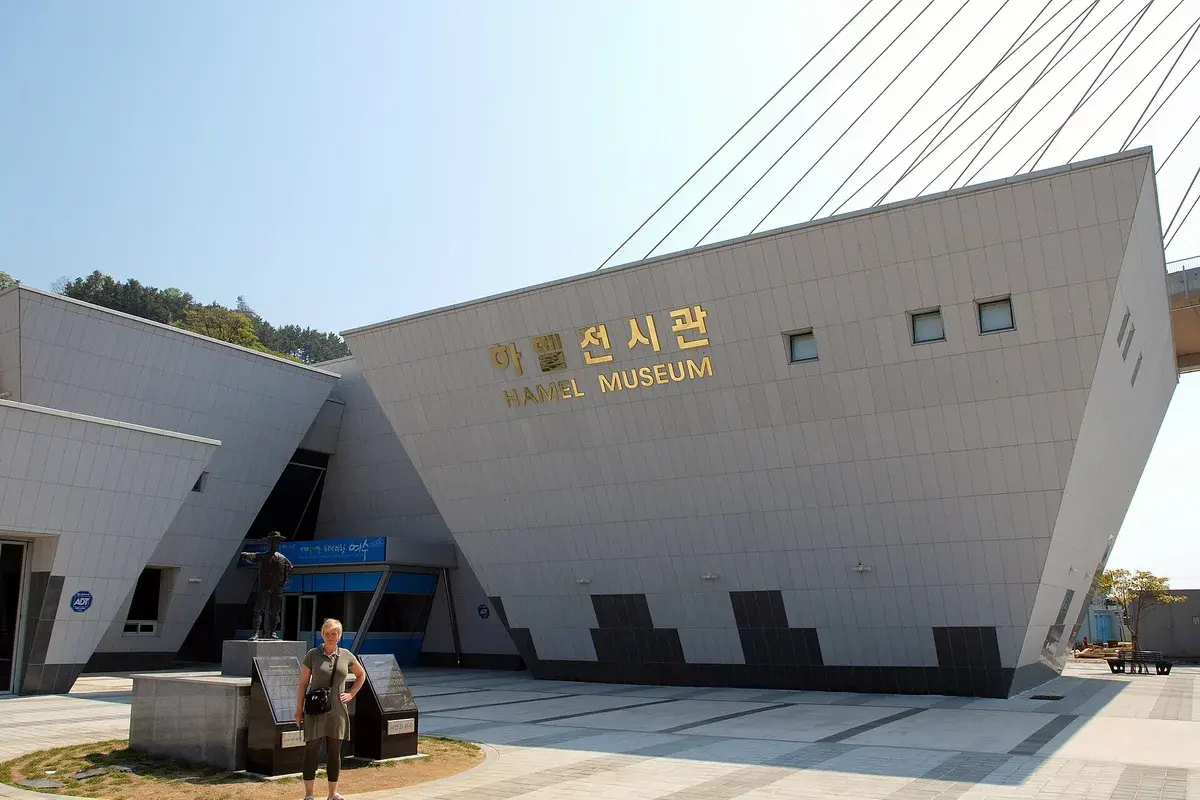 여수구항방파제 하멜등대 현장 사진 2 — 전남 여수시