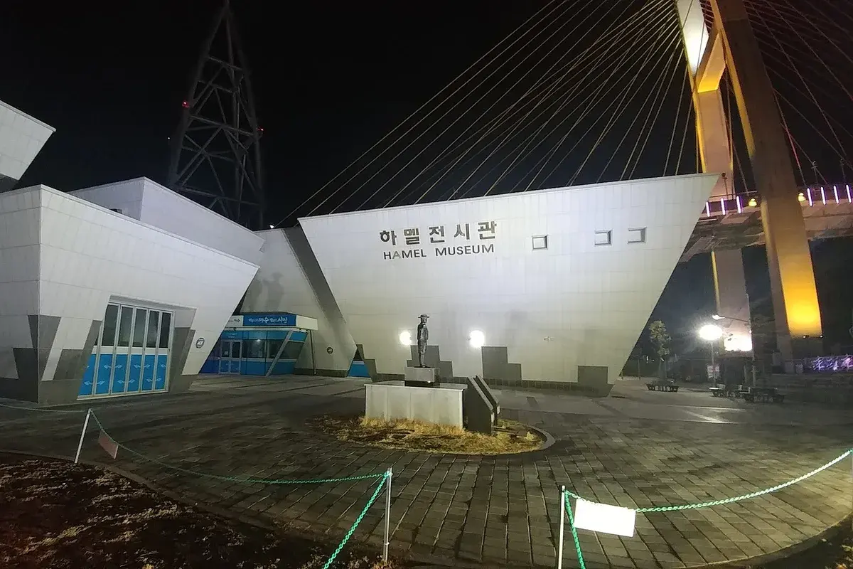 여수구항방파제 하멜등대 현장 사진 4 — 전남 여수시