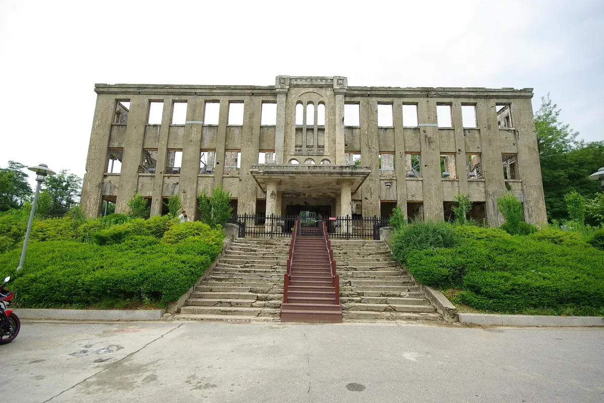 노동당사 현장 사진 4 — 강원 철원군