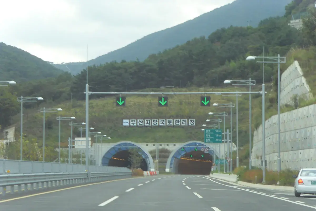 밀양영남루휴게소 (함양 방향) 현장 사진 3 — 경남 함양울산선 · 상행
