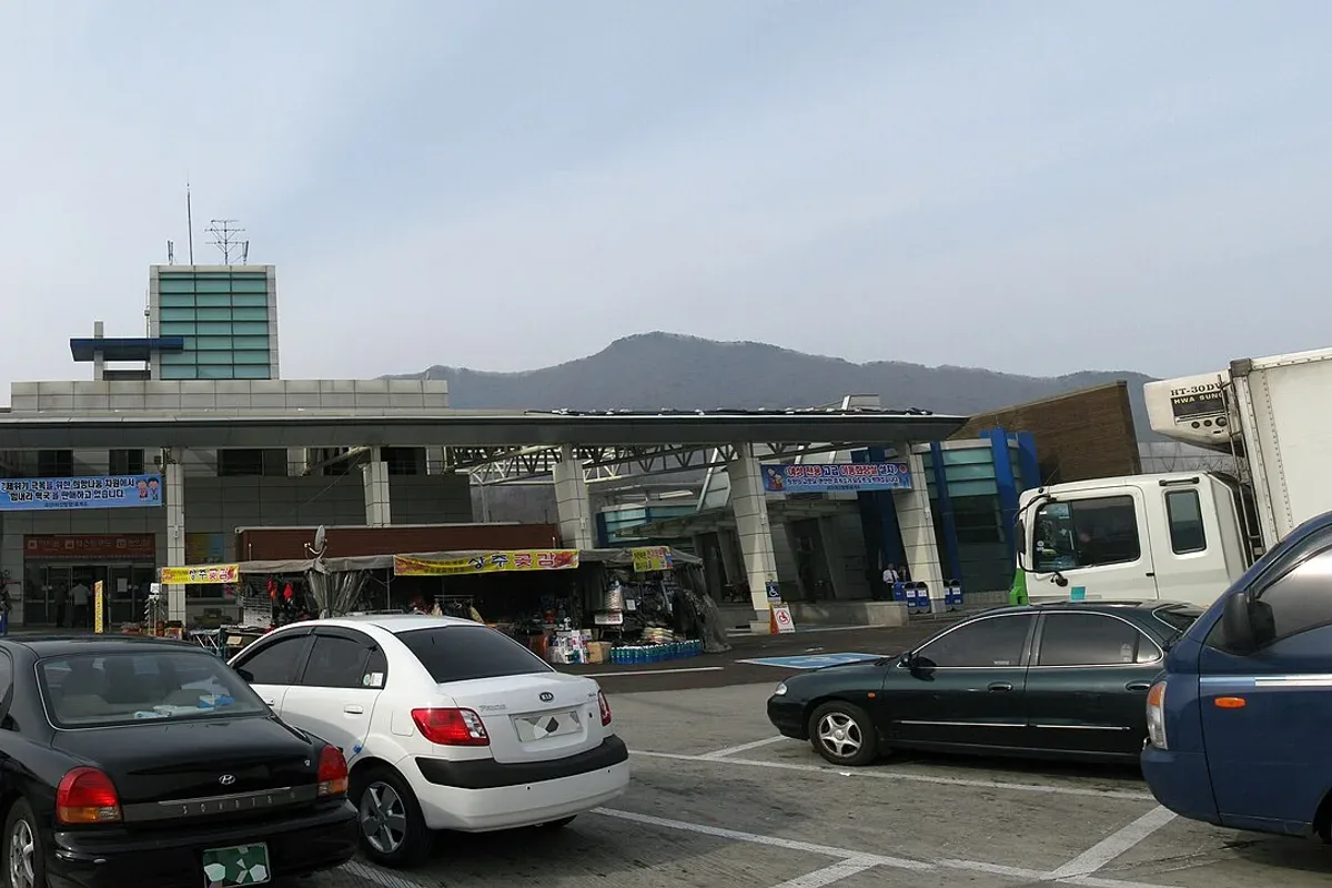 괴산휴게소 (창원 방향) 대표 사진 — 충북 중부내륙선 · 하행 휴게소