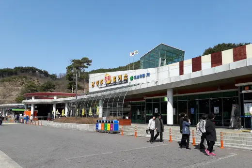 남성주참외휴게소 (양평 방향) — 경북 중부내륙선 · 상행 휴게소