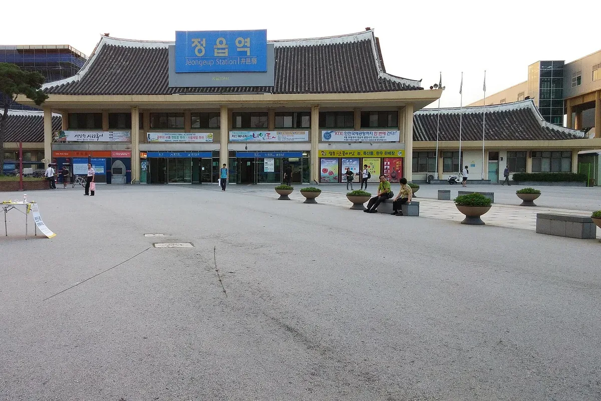 정읍녹두장군휴게소 (천안 방향) 대표 사진 — 전북 호남선 · 상행 휴게소