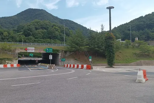 금강휴게소 (부산 방향) — 충북 경부선 · 하행 휴게소